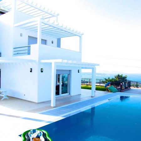 Luxury Villa With Amazing View, Cesme Bagian luar foto