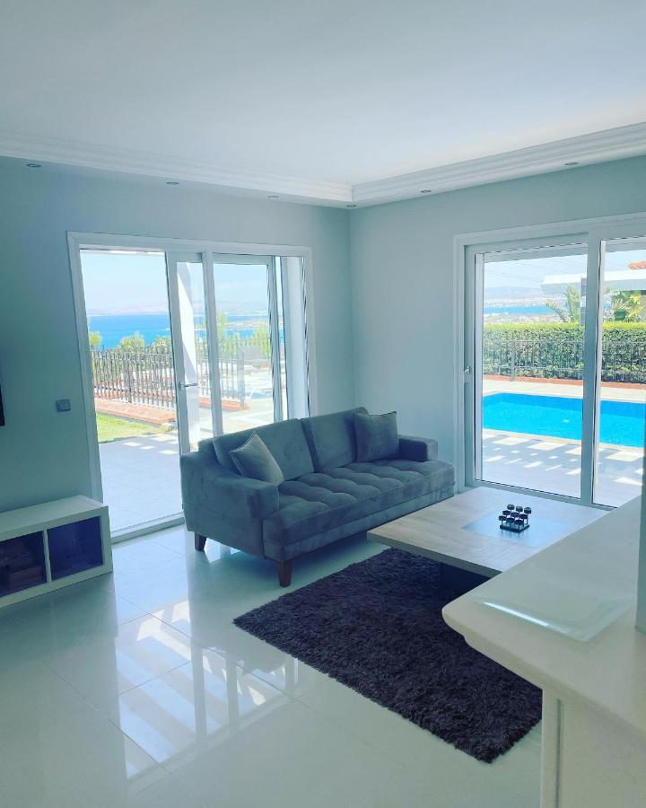 Luxury Villa With Amazing View, Cesme Bagian luar foto