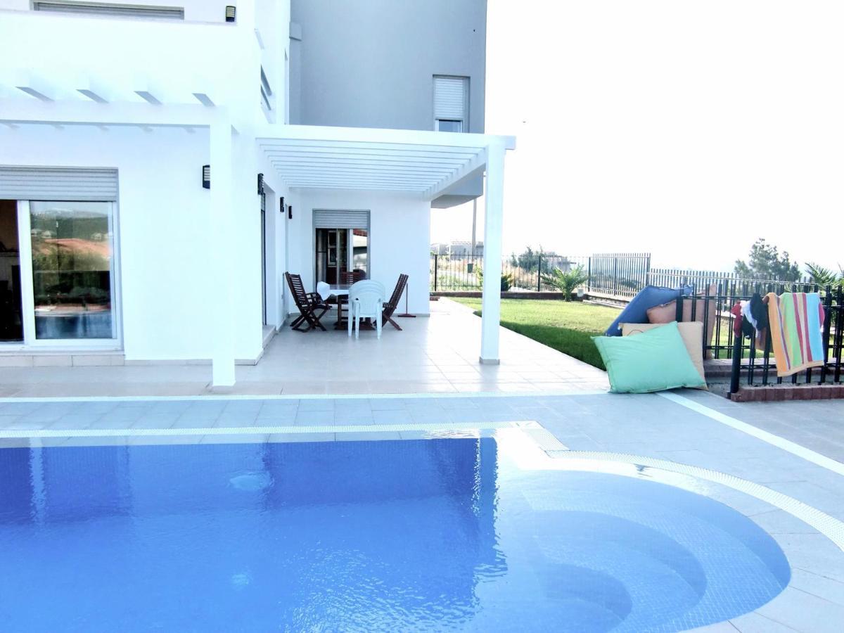 Luxury Villa With Amazing View, Cesme Bagian luar foto